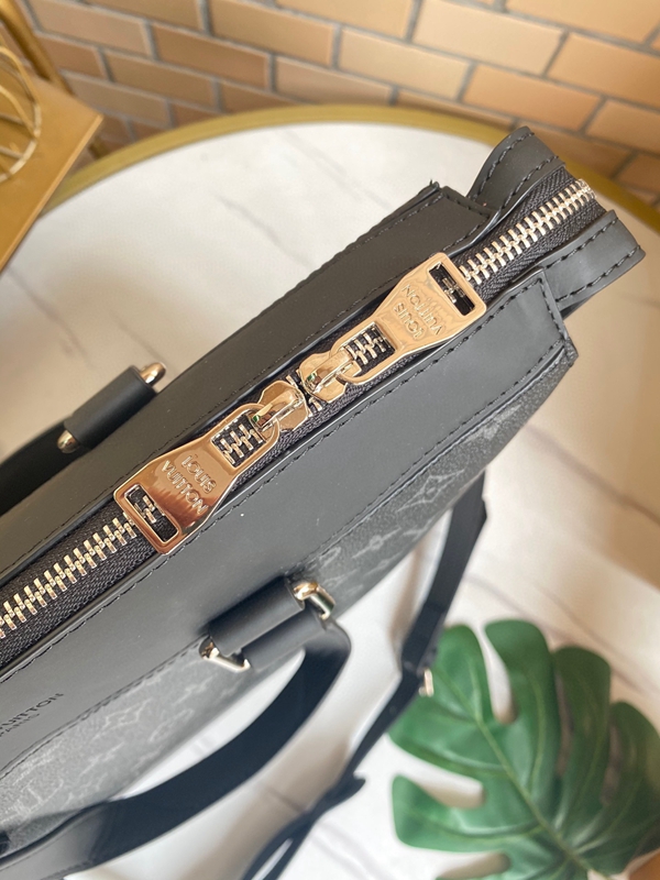 ルイヴィトンバッグ角部分ディテール